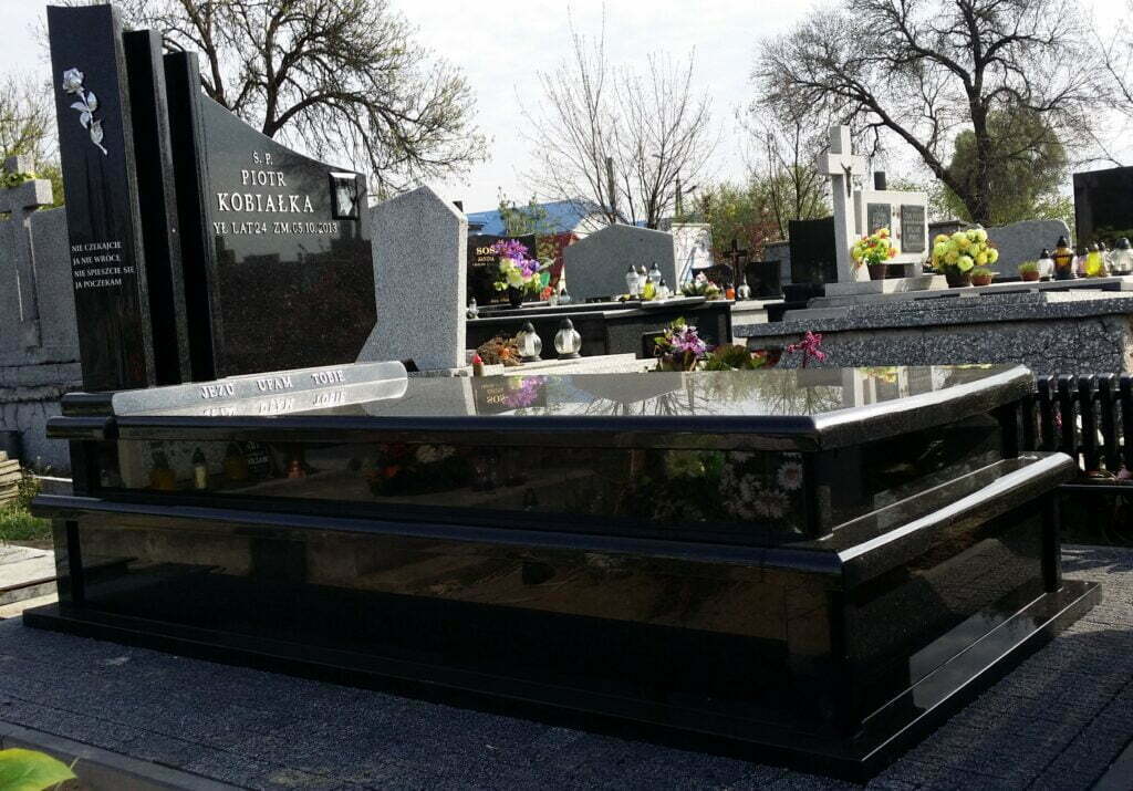 Nagrobek Stary Dzików