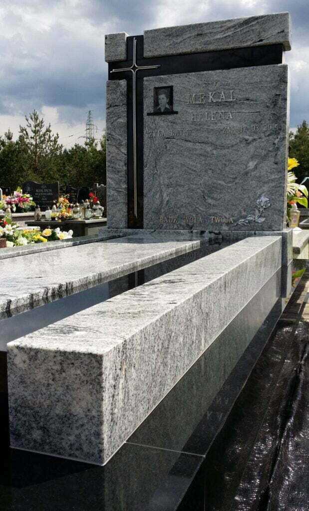 Nagrobek Stary Dzików