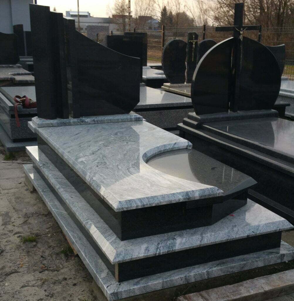 Nagrobki i pomniki Mircze