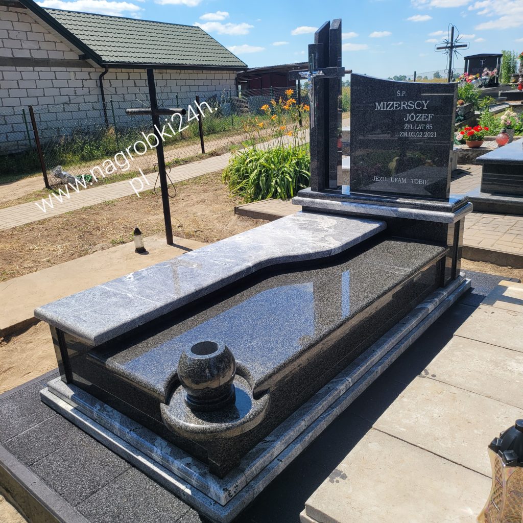 Nagrobek granitowy dwuosobowy Nagrobek granitowy dwuosobowy