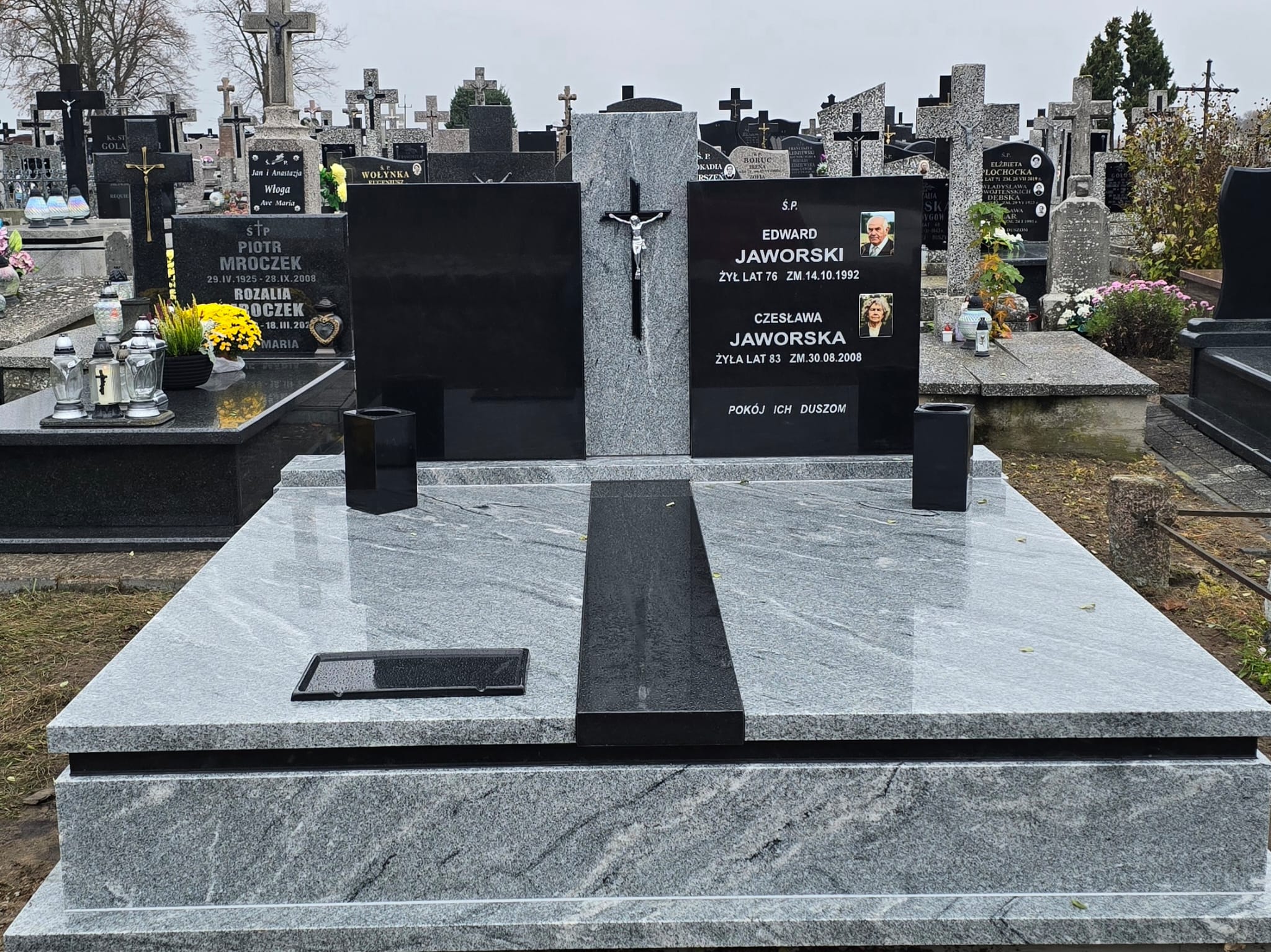 Nagrobek Pojedynczy Nowoczesny