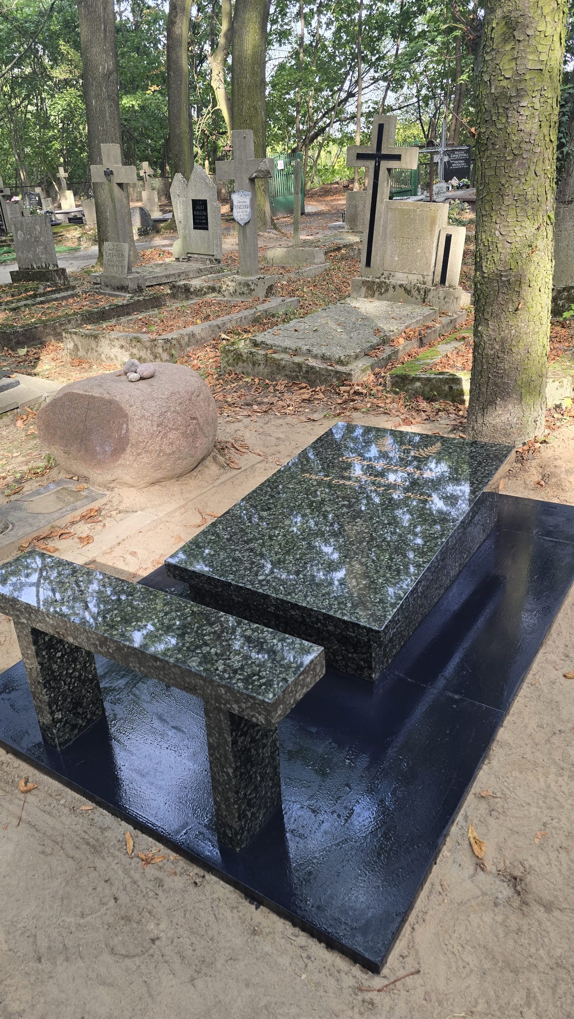 Nagrobek Granitowy